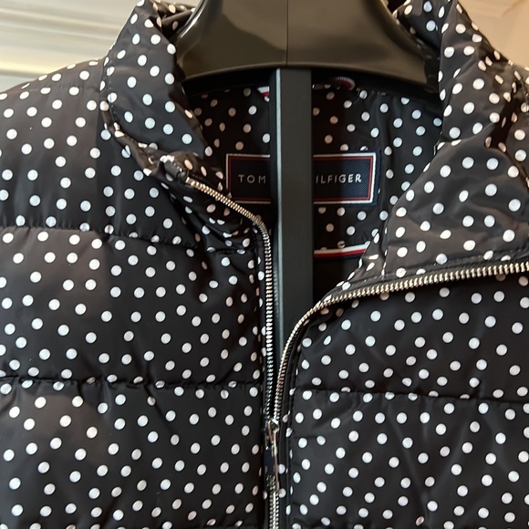 Tommy Hilfiger black quilted vest with white polka dots large - Picture 2 of 4